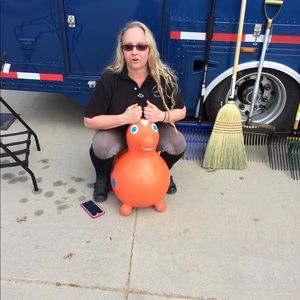 Meet your Posher, Suzanne